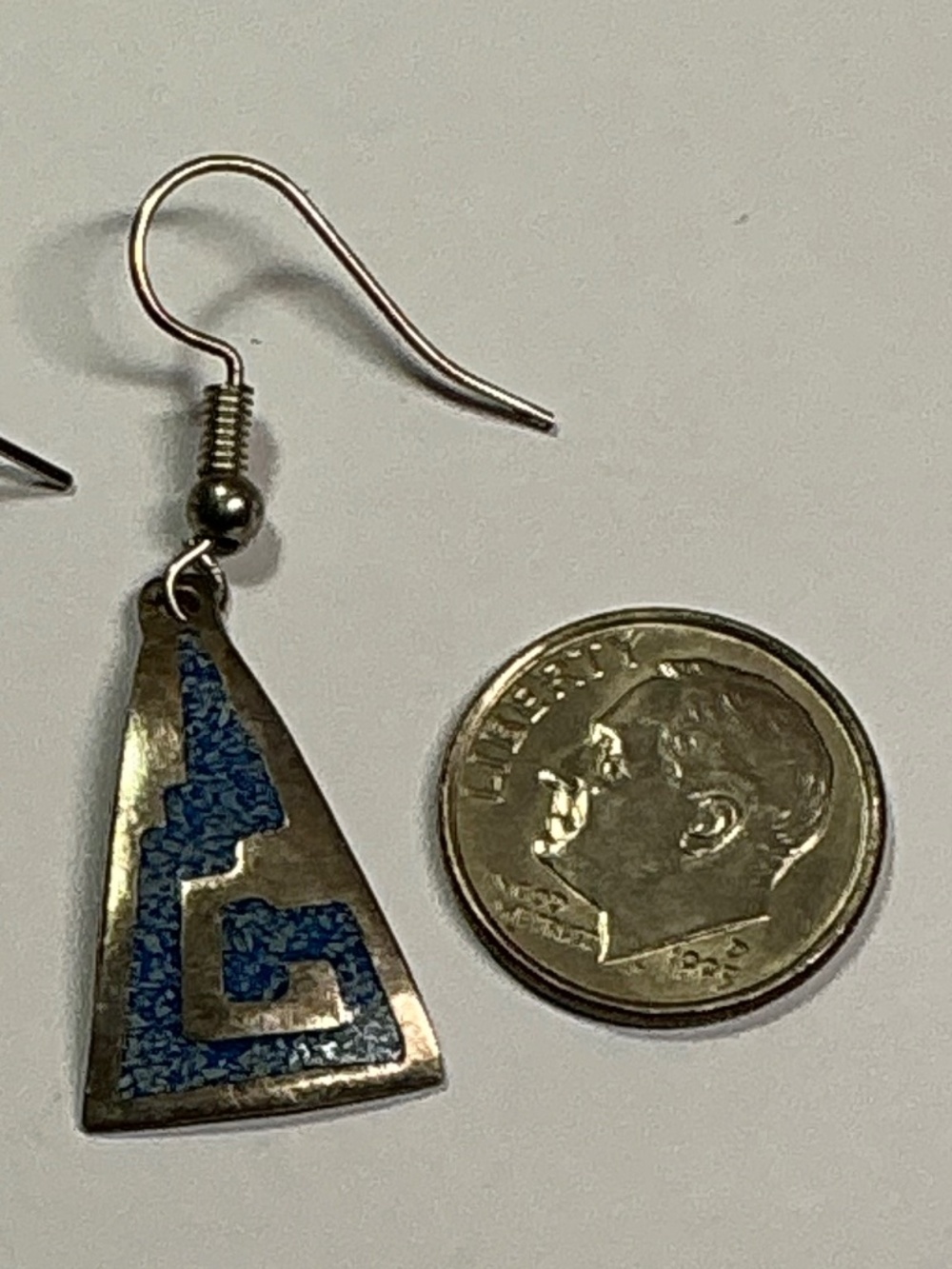 Sterling Silver Mexico Geometric Triangle Design Crushed Turquoise Inlay. 1.5” - Picture 4 of 8